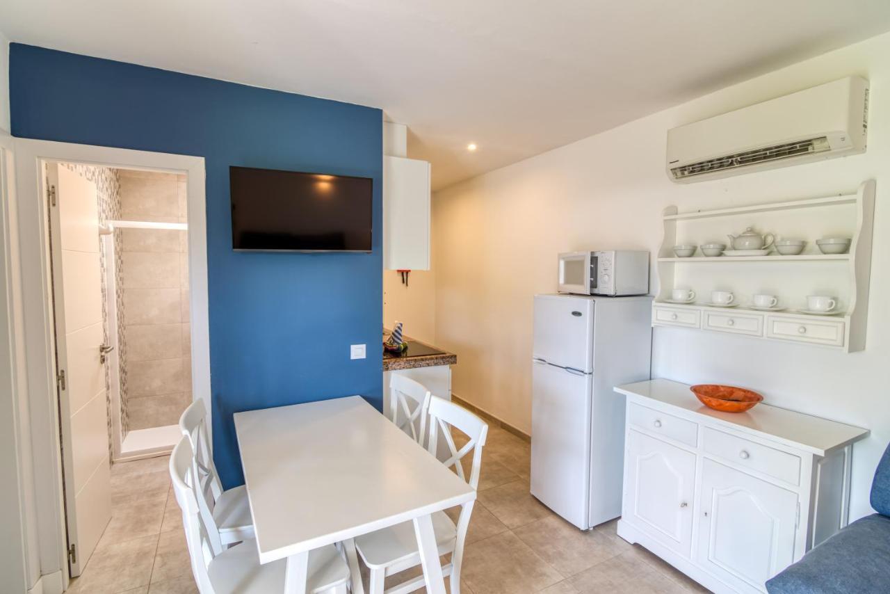 Apartamentos Las Golondrinas Cala en Bosch Dış mekan fotoğraf