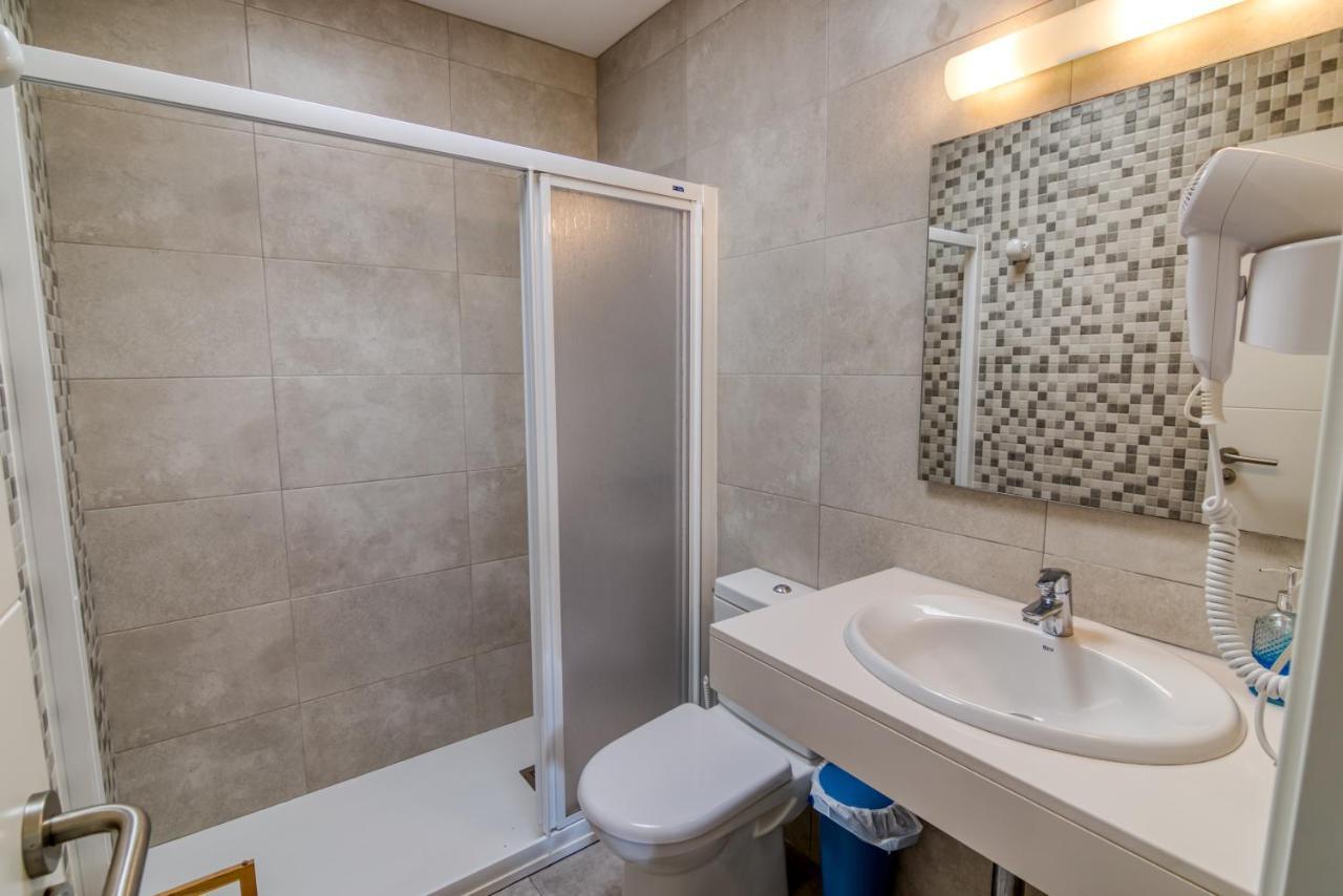 Apartamentos Las Golondrinas Cala en Bosch Dış mekan fotoğraf